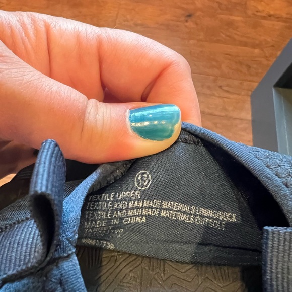 Kid’s Cat & Jack water shoes - Picture 5 of 7